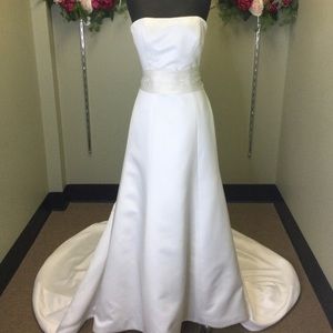 Mikaella Wedding Dress On Sale !